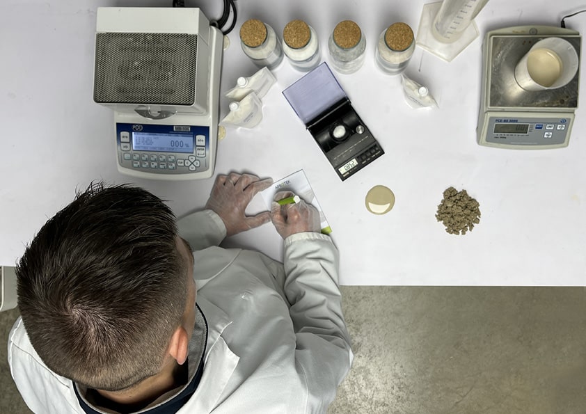 aprotek-notre-tecnologie-labo.jpg